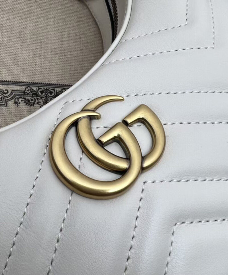 Gucci GG Marmont A mini bag in the shape of a half-moon